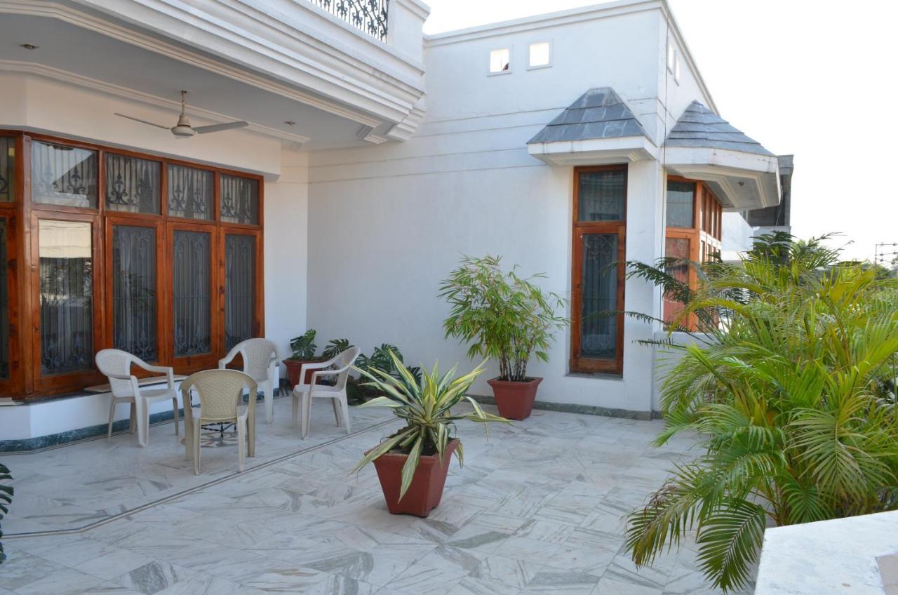 Sandy'S Homestay Джамму Екстер'єр фото
